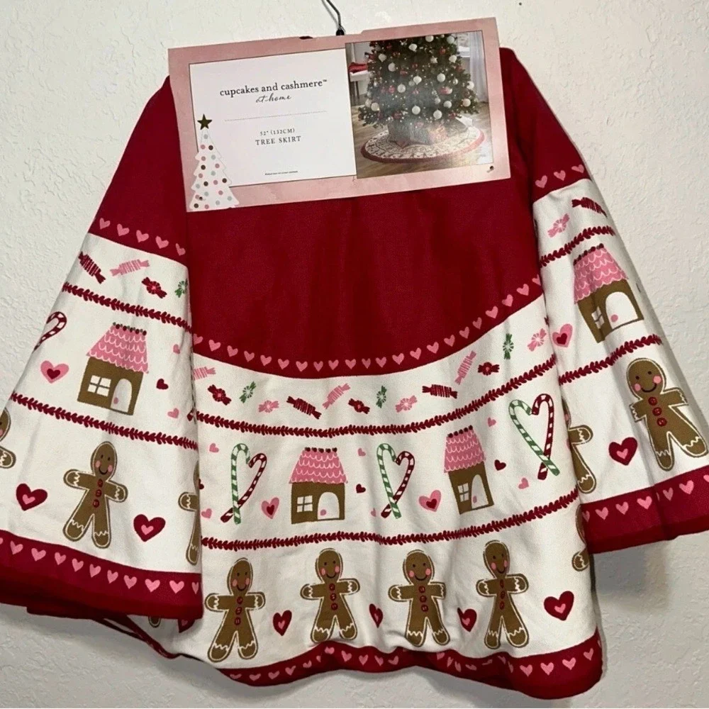 Cupcakes and Cashmere Gingerbread Man Christmas Tree Skirt 52 Inch‎ Red White